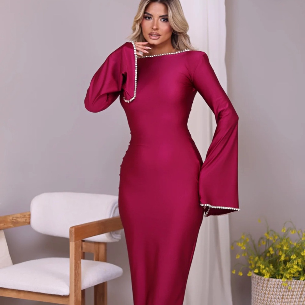 Elegant Burgundy Long Sleeve Dress